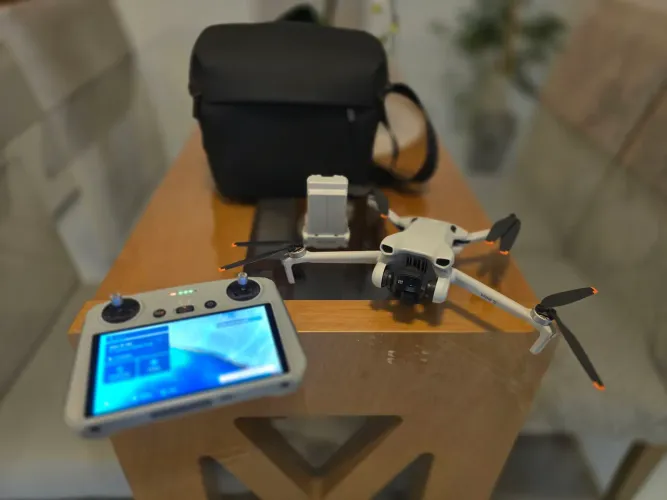 Drone DJi Mini 3 - Controle com Tela - Bag Original - Usado Excelente Revisado