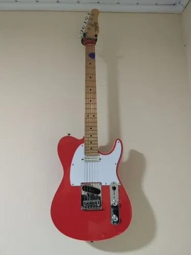Guitarra Tagima T550