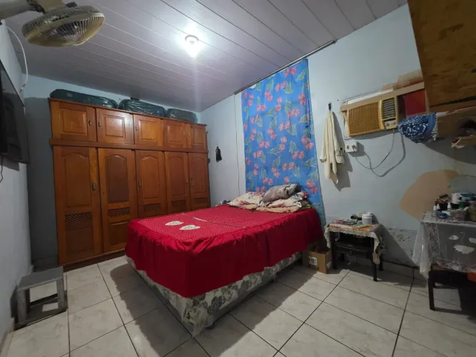 Vende-se casa com 03 quartos(Matinha)