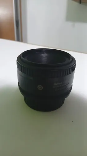 Vende-se camera fotografica nikon d7000+lente 50 mm 1.8 