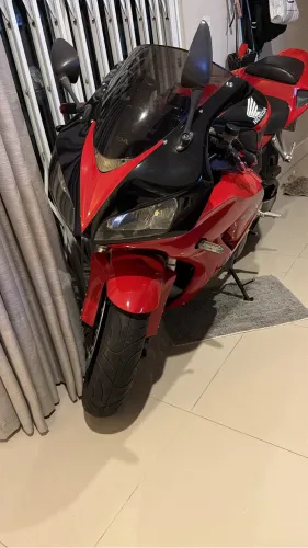Fireblade 1000 RR - 2006 - Linda