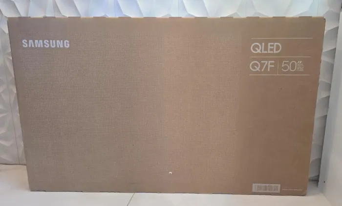 Samsung Smart TV 50" QLED Ultra Vision AI 4K Q7F 2025. Alexa embutida