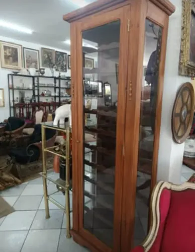 Adega em madeira e vidro para 55 Garrafas