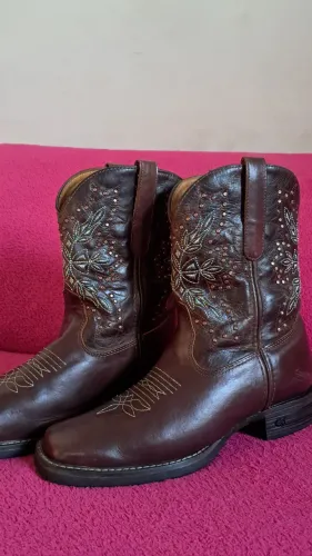 Bota Goyazes modelo texana couro legítimo n° 38