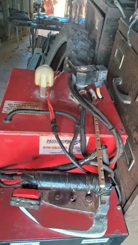 Vendo uma pequena confecção com acabamento