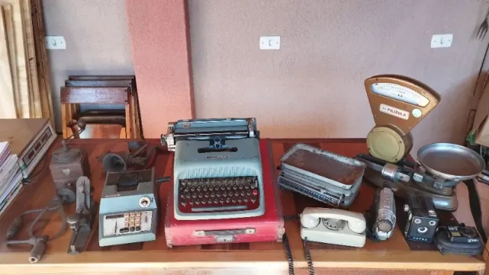 Kit Vintage Raro: Olivetti Studio 44, Balança Filizola, Câmera Kapsa e Mais!