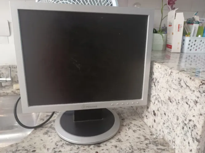 Monitor positivo 14 polegadas