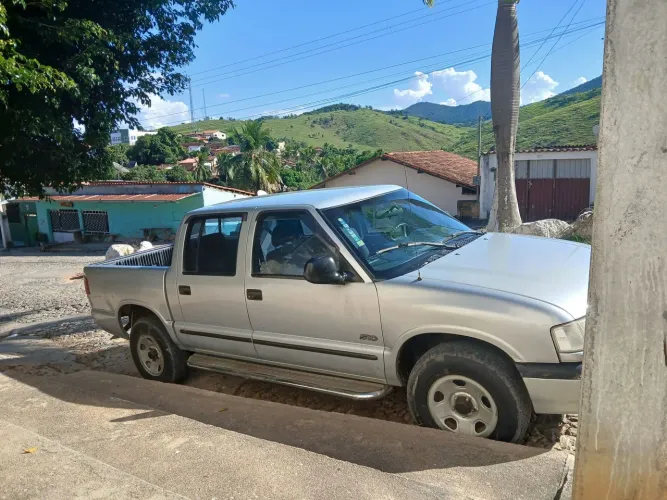 Chevrolet S10 Pick-up Std. 2.2 MPFI CD 2000