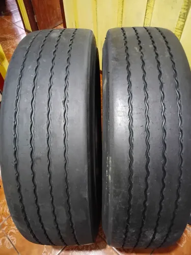 Pneus 295/80R22.5 usados