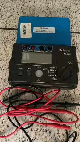 Megômetro Digital Minipa, modelo MI-2552
