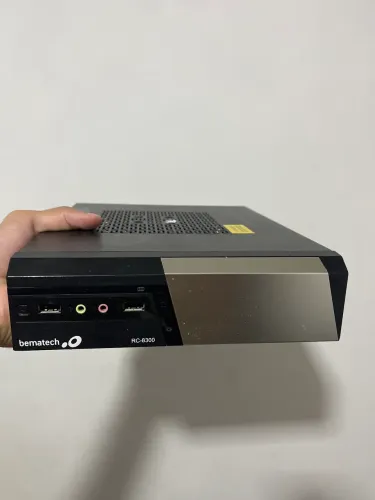 Mini computador de escritório