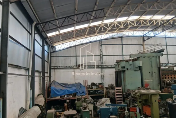 Excelente oportunidade: Galpão Comercial à venda na Mooca, São Paulo-SP! 6 vagas de garage