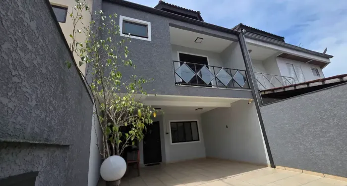 Lindo Triplex 220 m2 | 3 Qtos/1 Suíte | Exc. Localização | Prox. Panif., Rest. etc | Entr.