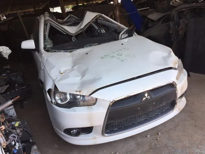 Sucata Mitsubishi Lancer 2013 2.0 Para Peças 