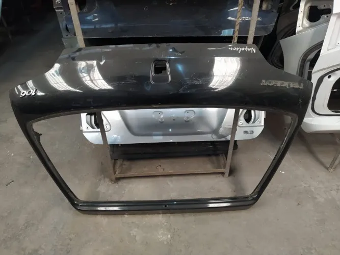 Tampa Peugeot 106