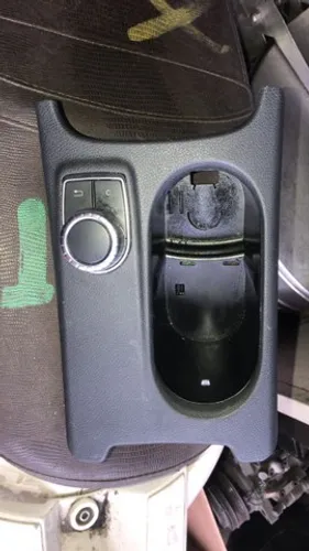 Comando do som com moldura Mercedes gla 200 2016 original 