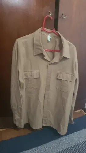 Camisa Manga Longa caqui, dentro do padrão RUE.