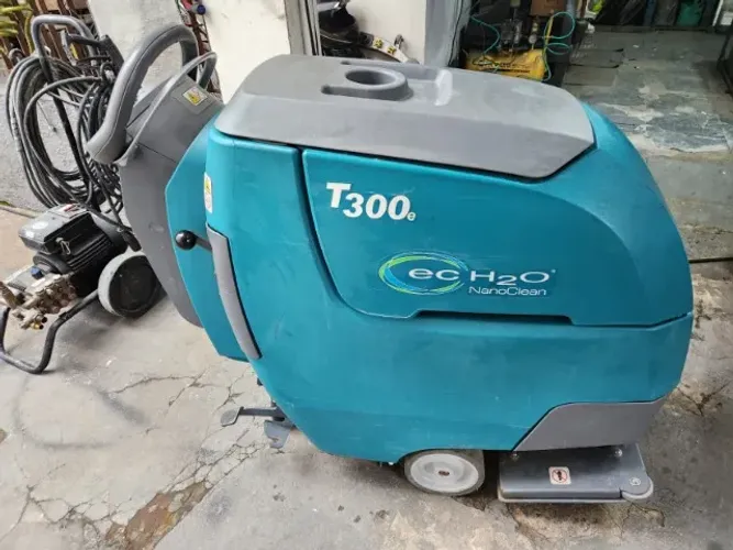 Lavadora de Pisos T300e a Bateria
