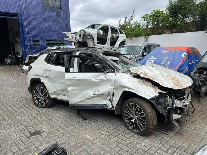 Sucata Jeep compass 2.0 diesel 4x4 2023 Para retirada de peças