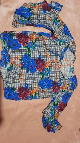 Blusa floral feminina