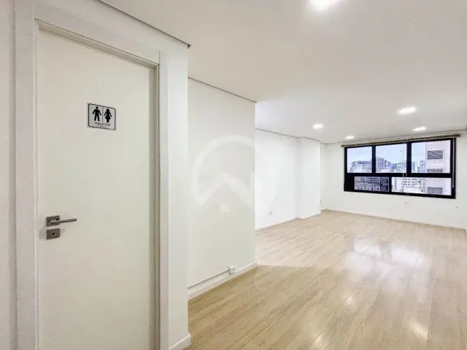 Locação de Comercial / Sala na cidade de Curitiba