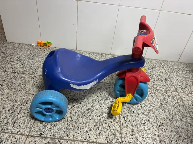 Motinha triciclo velotrol azul infantil 
