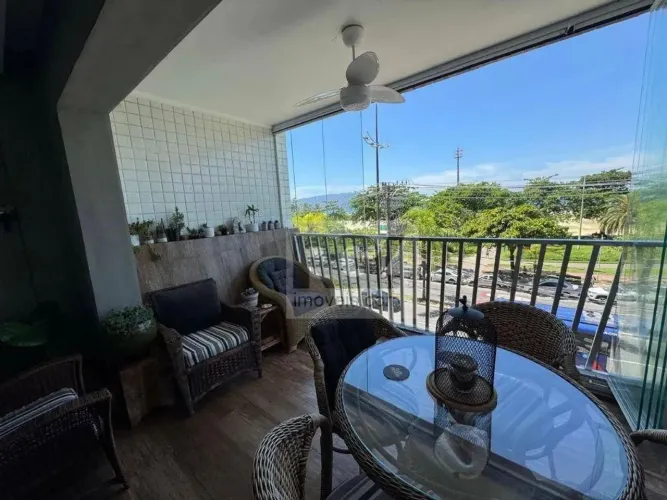Apartamento com 3 dormitórios à venda, 161 m² por R$ 2.200.000,00 - Gonzaga - Santos/SP