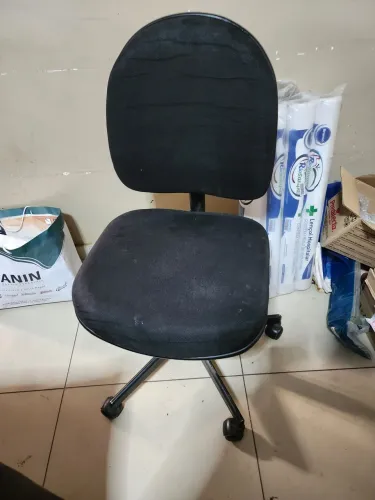 Cadeira escritorio reforçada encosto alto