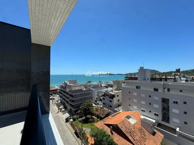 Excelente Cobertura , a poucos passos da praia e comércios locais