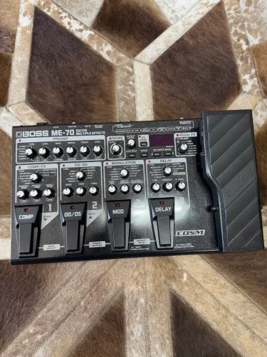 Pedaleira Boss ME-70