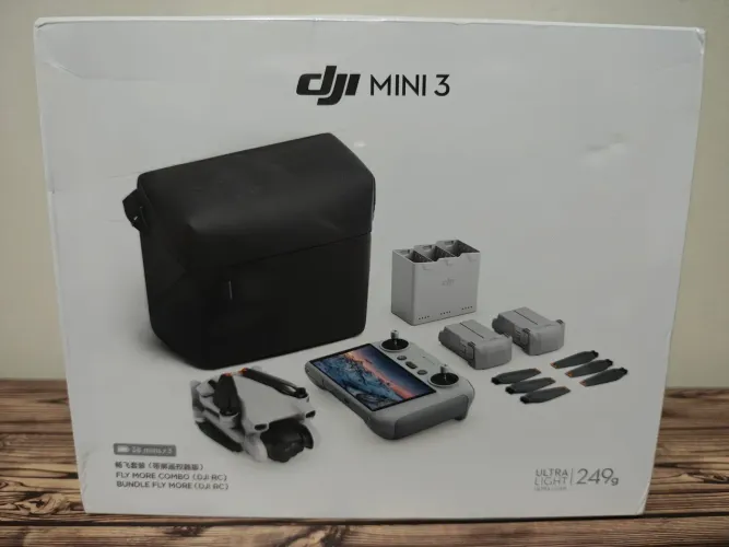 Drone DJI MINI 3 combo fly more DJI RC (LACRADO)