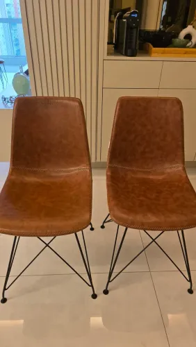 2 Cadeiras Gipsy Courino caramelo Tok&Stok