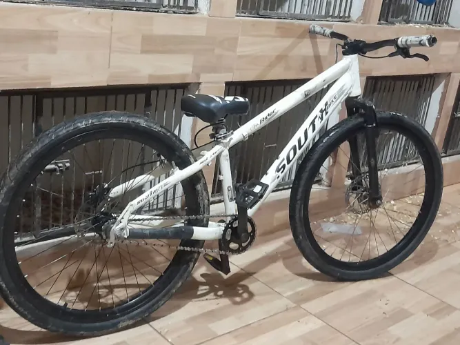 Bicicleta ferida aro 26 vmaxx mt 200 manco absolute e guidão voador 