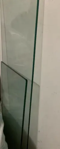2 pranchas/prateleiras de vidro 