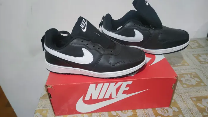 Tênis Nike Big low street , Primeira linha , nunca usado n 38