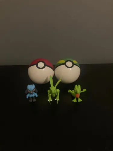 Pokebolas + Mini Pokemons