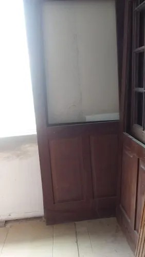 Porta maçiça para vidro