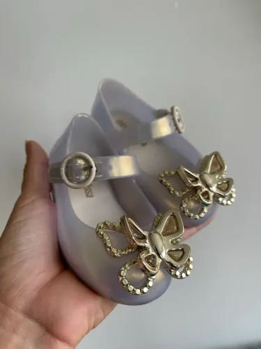 Melissa 17/18 borboleta com asa e tiara 