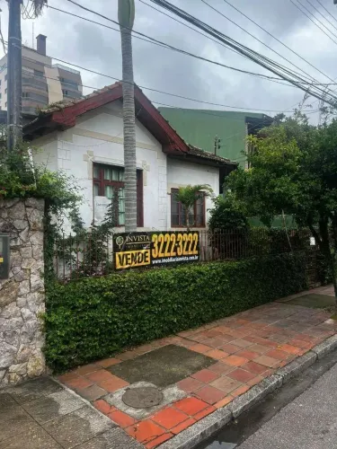 Terreno à venda no Balneário do Estreito.