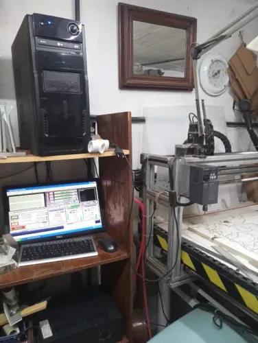 CNC Router  Corte e Gravação 90 x 60 cm