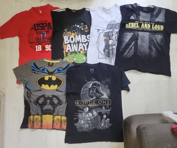 Lote de 9 Camisetas infantis tamanho 10