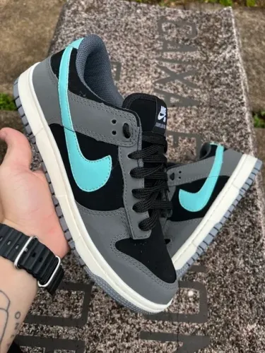 Tênis Nike Dunk Low - Estilo e Conforto