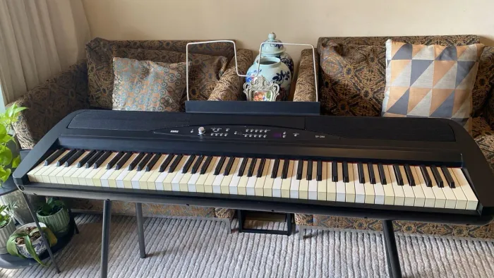 Piano Digital Korg SP-280