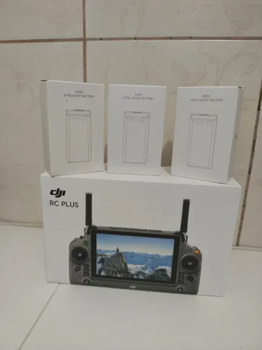 OPORTUNIDADE - Controle DJI RC Plus + Baterias + Case/Maleta