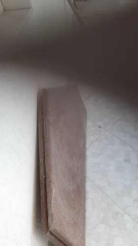 Vendo tampão de mesa em granito,  sextravado . 4 centímetros de altura.  