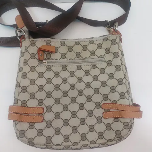 Bolsa de Ombro com Design Elegante