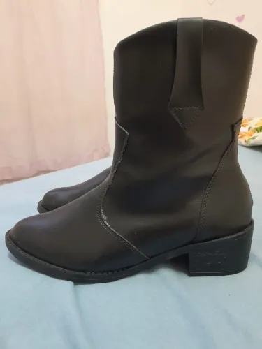 Bota Texana Feminina - Elegância e Conforto