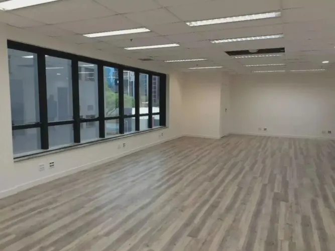 Escritório para aluguel possui 88 metros quadrados em Vila Olímpia - São Paulo - SP