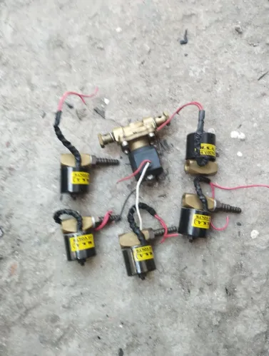 Vendo lote de válvula solenóide 24V boas