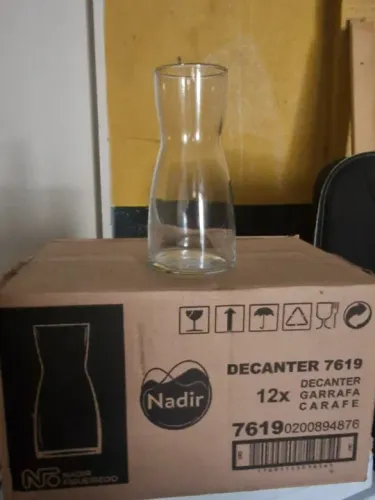 Decantador de sucos.